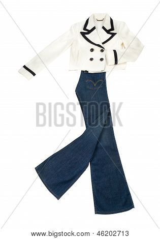 Mode sammansättning med vit och svart Bolero jacka och Jeans