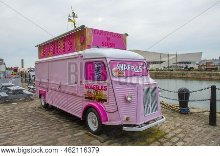 Liverpool, Uk - Jun. 16, 2022: Street Food Bus On Hartley Quay At Royal Albert Dock At Maritime Merc