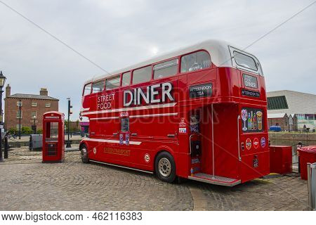 Liverpool, Uk - Jun. 16, 2022: Street Food Diner Bus On Hartley Quay At Royal Albert Dock At Maritim