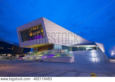 Liverpool, Uk - Jun. 16, 2022: Museum Of Liverpool At Night At Historic Pier Head At Maritime Mercan