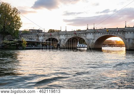 Paris, France - August 26 2022: Sunset At Pont Neuf, The Oldest Standing Bridge Across River Seine I