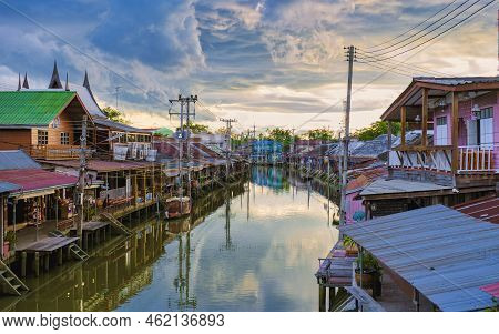 Amphawa Floating Market And Thai Cultural For Tourist Destination Amphawa Thailand