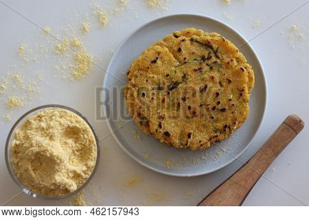 Makki Ki Roti Or Maize Roti. An Indian Flat Unleavened Bread Made From Corn Meal Flour