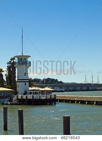 Maják poblíž Pier 39 v San Francisco, Kalifornie Usa