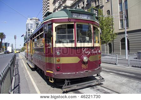 En Melbourne, Australien Vintage by cirkel sporvogn