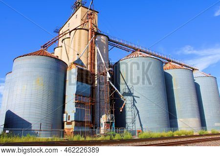 September 20, 2022 In Atchison, Ks:  Grain Elevator Where There Is Stockpiles Of Stored Grain Beside