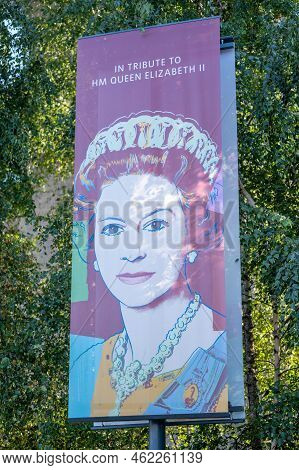 London, Uk - September 14, 2022: Close Up Of A Tribute Sign For Queen Elizabeth Ii Following Her Pas