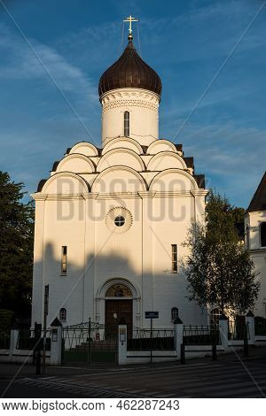 Uccle, Brussels Capital Region - Belgium - 08 20 2020 - Facade And Detail Of The Orthodox Saint Job 
