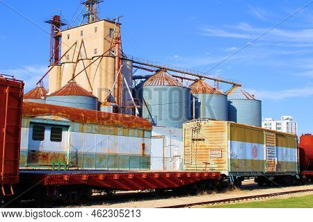 September 15, 2022 In Atchison, Ks:  Vintage Rail Cars Besides A Grain Elevator Taken At The Atchiso