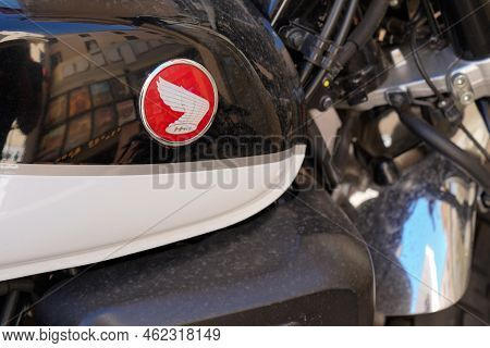 Bordeaux , Aquitaine  France - 25 09 2022 : Honda Motorbike Logo Sign And Brand Text Detail On Fuel 