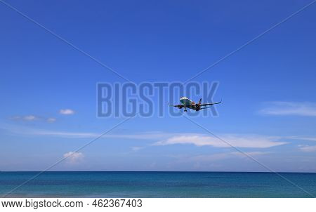 Puket Thailand - May 2022: Airliner Or Passenger Plane Vietjet Air Airbus A320 Landing To Airport Ne