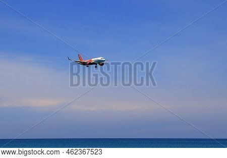 Puket Thailand - May 2022: Airliner Or Passenger Plane Vietjet Air Airbus A320 Landing To Airport Ne