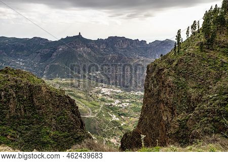 Gran Canaria Hiking Route Cruz De Tejeda To Artenara, View Into Caldera De Tejeda, Gran Canaria, Can
