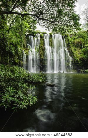 Llanos เด Cortez น้ำตกบ่อ