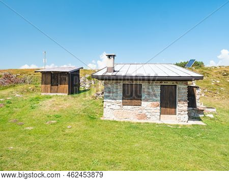Stony Holiday Cottage Hidden In Meadow Close To Peak Of Canfedin Mountain 1865 Metres High. Vezzano 
