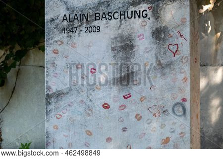 Paris, France - 31 Aout 2022: Alain Bashung Tombstone At Pere-lachaise Cemetery