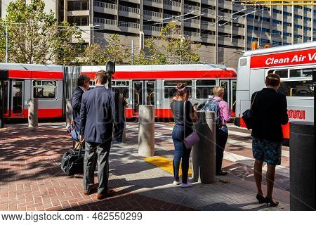 San Francisco, California, Usa - September 27, 2019: People In Working Uniform Waiting For Street Li