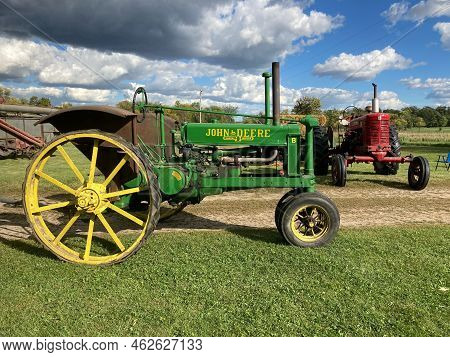 Osakis, Minnesota: September 24, 2022:: The Old Refurbished Model B General Purpose John Deere Tract