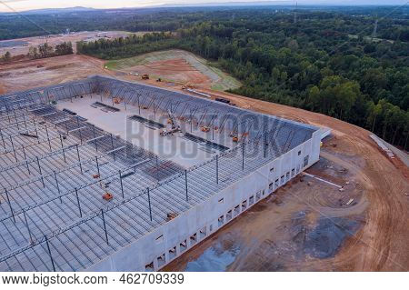 During The Construction Of Metalwarehouse, Roof Truss Frame Was Installed On An Industrial Building