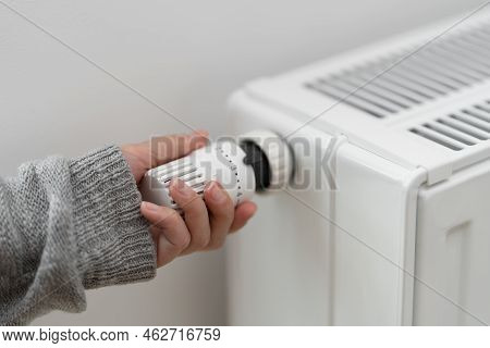 The Thermostat Controller, Which Sets The Temperature Of The Room Heating Radiator, Is Set To An Ave