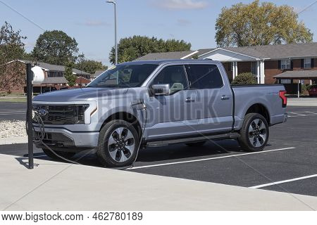 Kokomo - Circa October 2022: Ford F-150 Lightning Display. Ford Offers The F150 Lightning All-electr