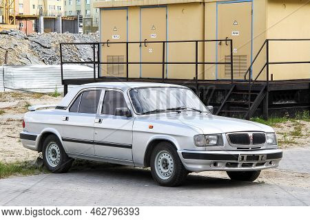 Novyy Urengoy, Russia - August 15, 2012: Old Russian Saloon Car Gaz 3110 Volga In A City Street.