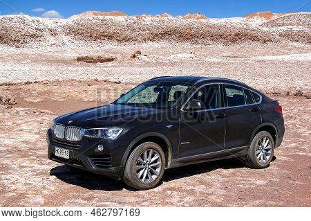 Valle De La Luna, Chile - November 17, 2015: Black Luxury Crossover Bmw X4 (f26) In The Atacama Salt