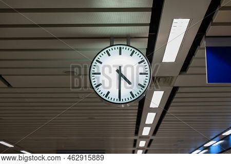Clock At Subway Station. Large Clock Face Public Transport On A Train Station Platform. Analog Clock