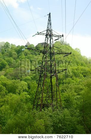 高電圧の柱