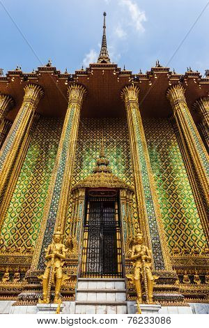Phra Mondop Front