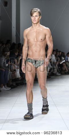 Parke & Ronen