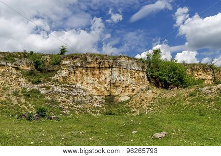 General view toward sedimentary rock in the field
