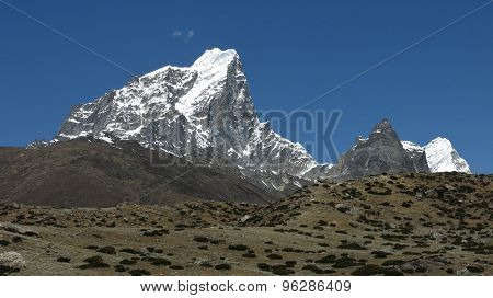 Cholatse, High Mountain