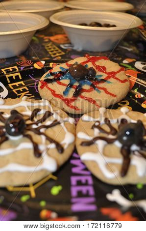 Fun and Spooky Kid Friendly Halloween spider decorations on cookies