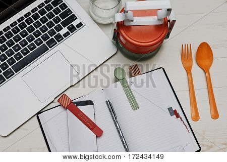 Typical brunch break during the working day - a few minutes for put your cell screen down and shut off the computer