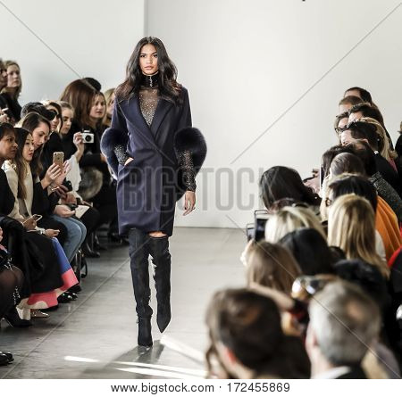 New York Fashion Week Fw 2017 - Pamella Roland Collection
