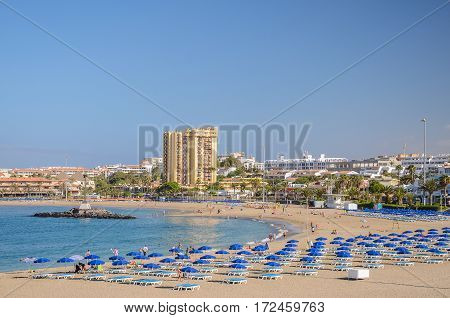 Beautiful sandy De Las Vistas beach. Playa de las Vistas is 850 m long with huge fountain. It has yellow sand excavated from the seabed.