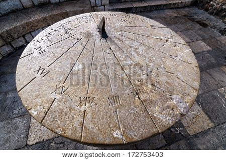Sundial with latin inscription 
