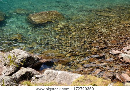 Rocky bottom of the lake (Czarny Staw, Tatras)