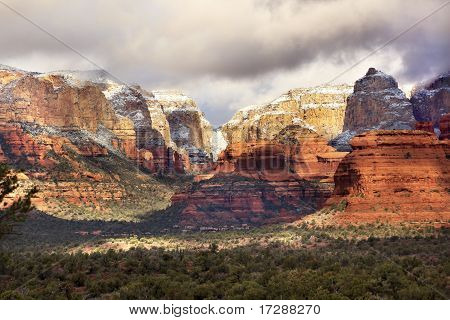 Boynton Red White Rock Canyon śnieg chmury Sedona w stanie Arizona
