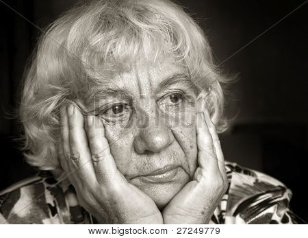 Ritratto di una signora triste. Serie di ritratti in bianco e nero