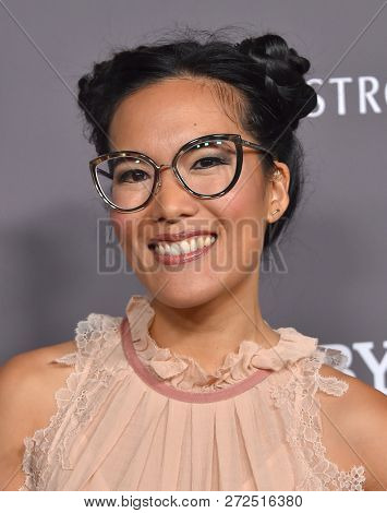 LOS ANGELES - NOV 10:  Ali Wong arrives to the Baby2Baby Gala  on November 10, 2018 in Hollywood, CA                