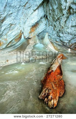 Grotta Scarisoara, Romania