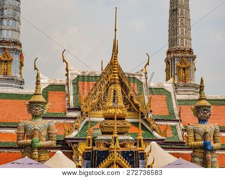 Two Giant Protecter Of The Gate In Wat Phrakaew Temple Bangkok City Thailand,wat Phrakeaw Temple Is 