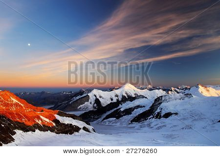 Coucher de soleil lumière au-dessus du Glacier, Suisse - patrimoine de l'UNESCO Aletsch