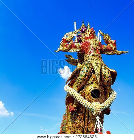 Replica Of The Suphannahong Royal Barge In Aun Ai Rak Khlai Khwam Nao Winter Fair At The Royal Plaza