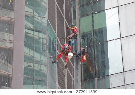 Window Cleanner Working In Kuala Lumpur Malaysia