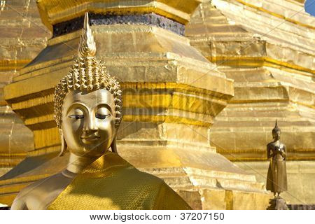 Kullan Buddha patsas kasvot