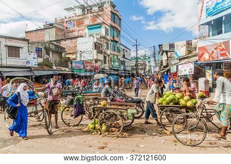 Bogra, Bangladesh - November 7, 2016: Chaos On A Street In Bogra, Bangladesh.