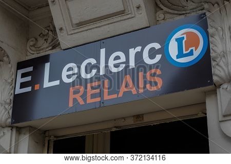 Bordeaux , Aquitaine / France - 01 15 2020 : E.leclerc Relais Drive Sign Wall Logo Store On Shop Bui